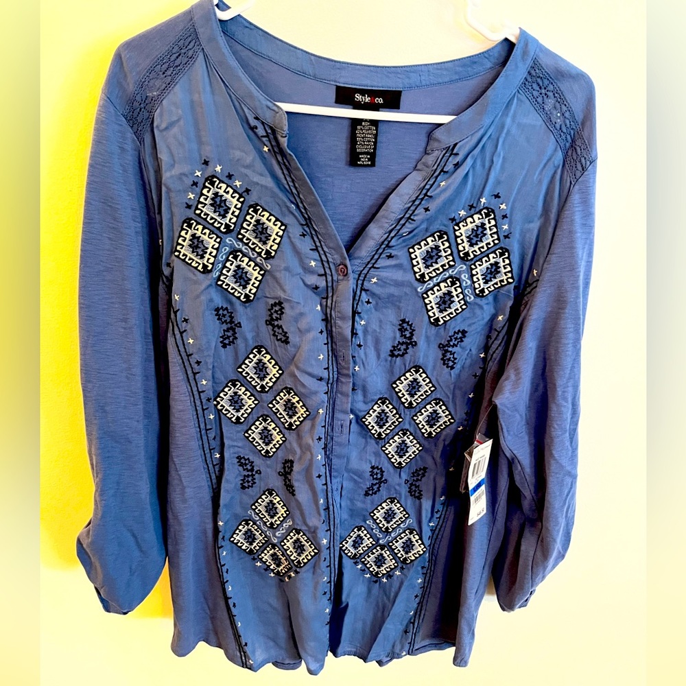 Women’s casual shirt